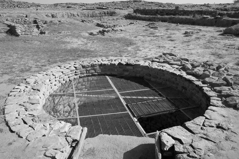 Traditional water supply science and technology of India - historical well from the Indus Valley Civilization at Dholavira in Kutch district, Gujarat